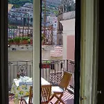 بيت ضيافة Residenza Del Duca & 4*